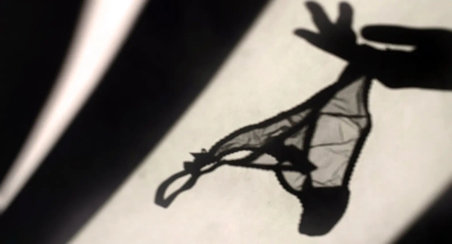 شرت زنانه مشکی توری سکسی مامانم